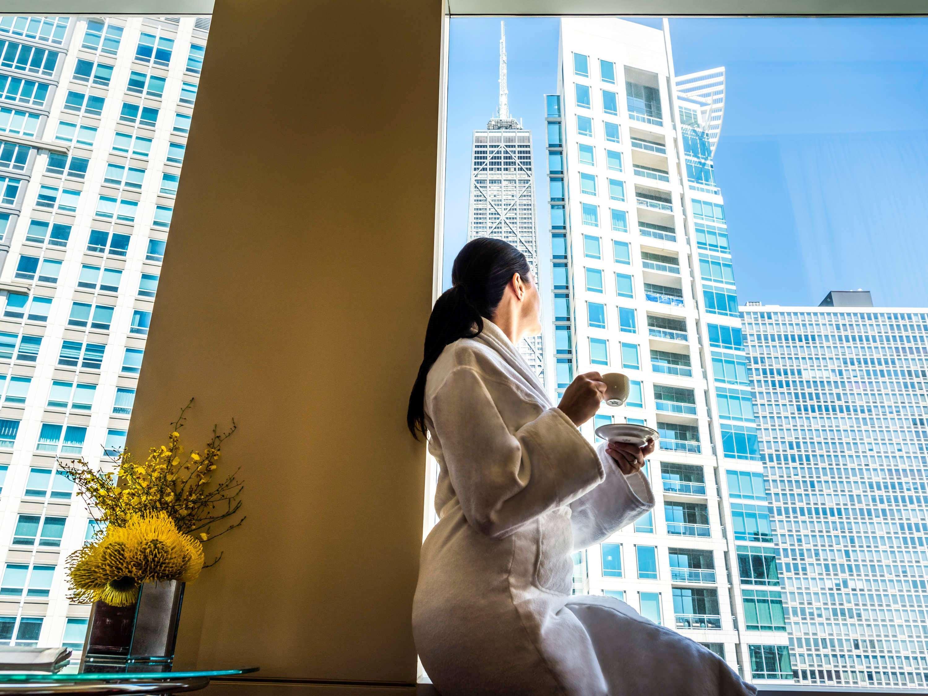 Sofitel Chicago Magnificent Mile Ξενοδοχείο Εξωτερικό φωτογραφία The view from the hotel