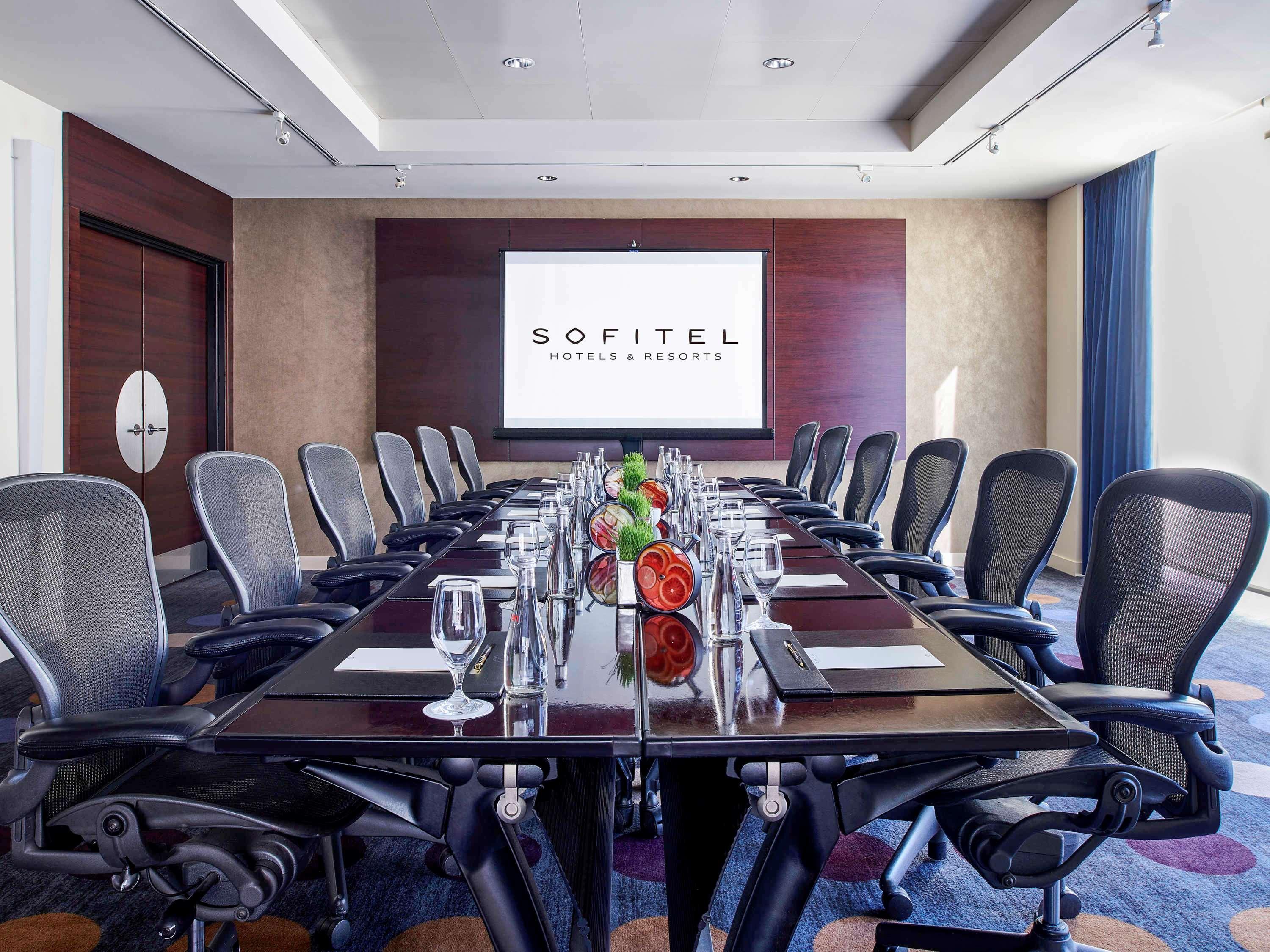 Sofitel Chicago Magnificent Mile Ξενοδοχείο Εξωτερικό φωτογραφία Meeting room