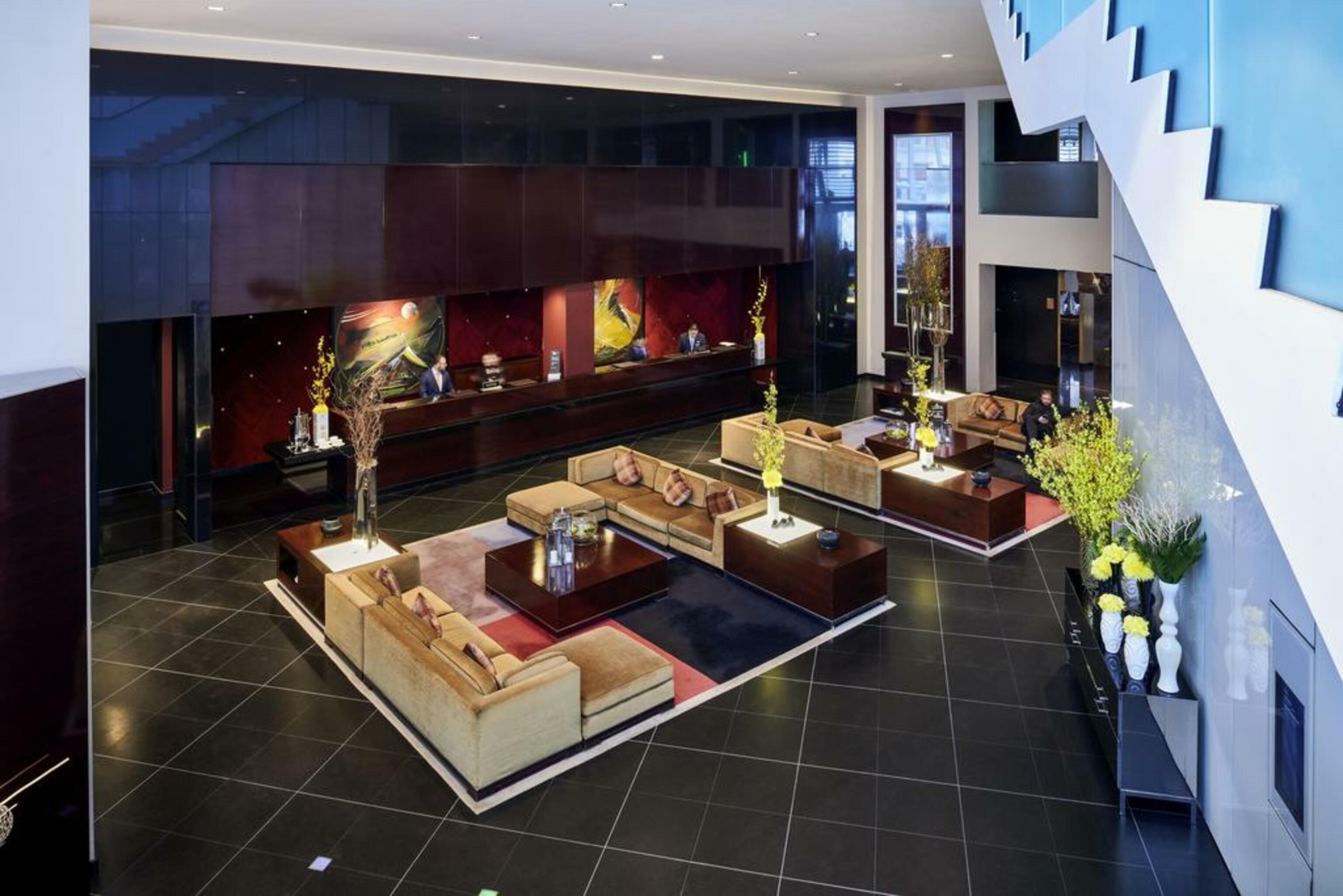 Sofitel Chicago Magnificent Mile Ξενοδοχείο Εξωτερικό φωτογραφία The lobby of the hotel