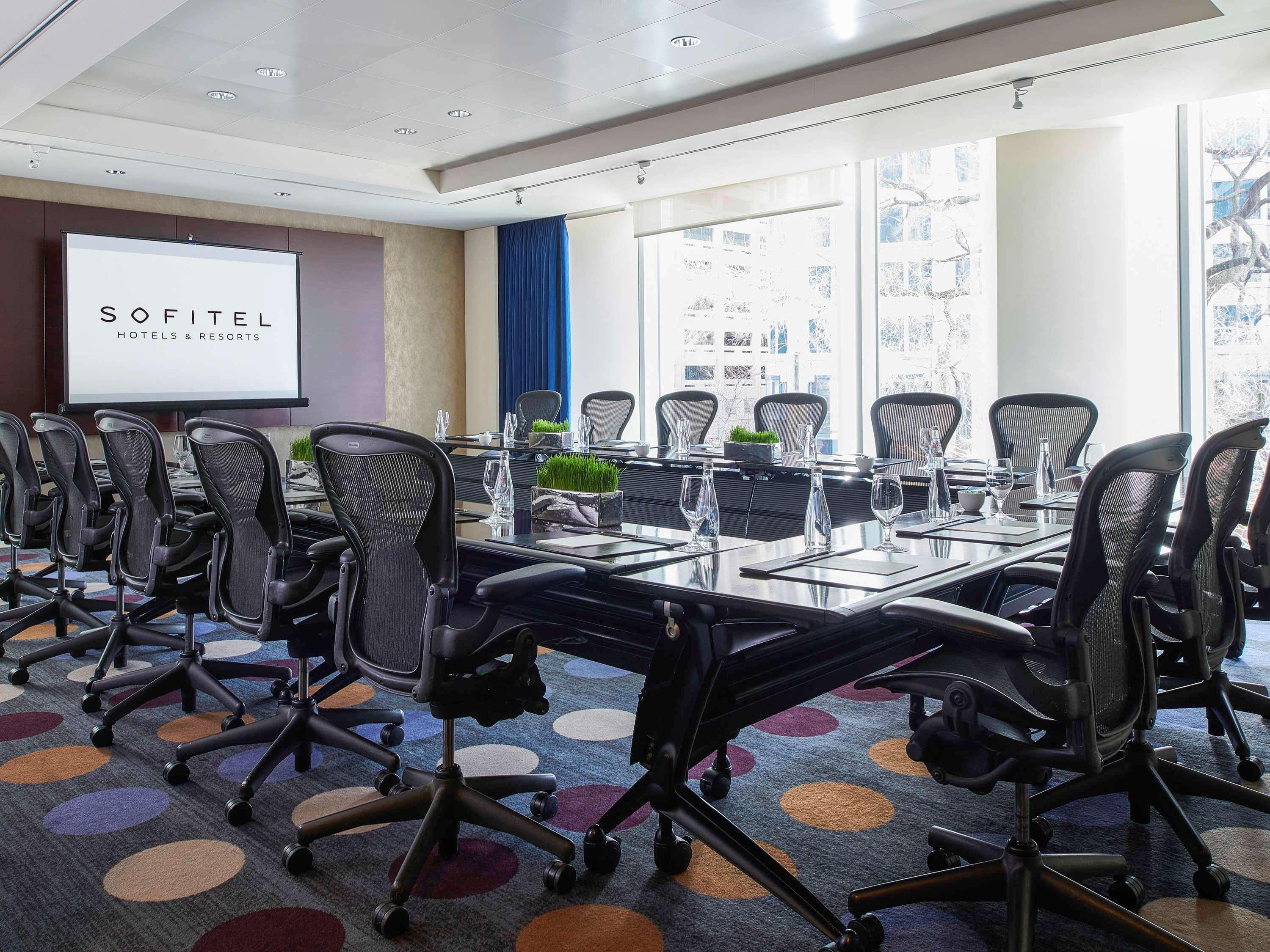 Sofitel Chicago Magnificent Mile Ξενοδοχείο Εξωτερικό φωτογραφία Meeting room