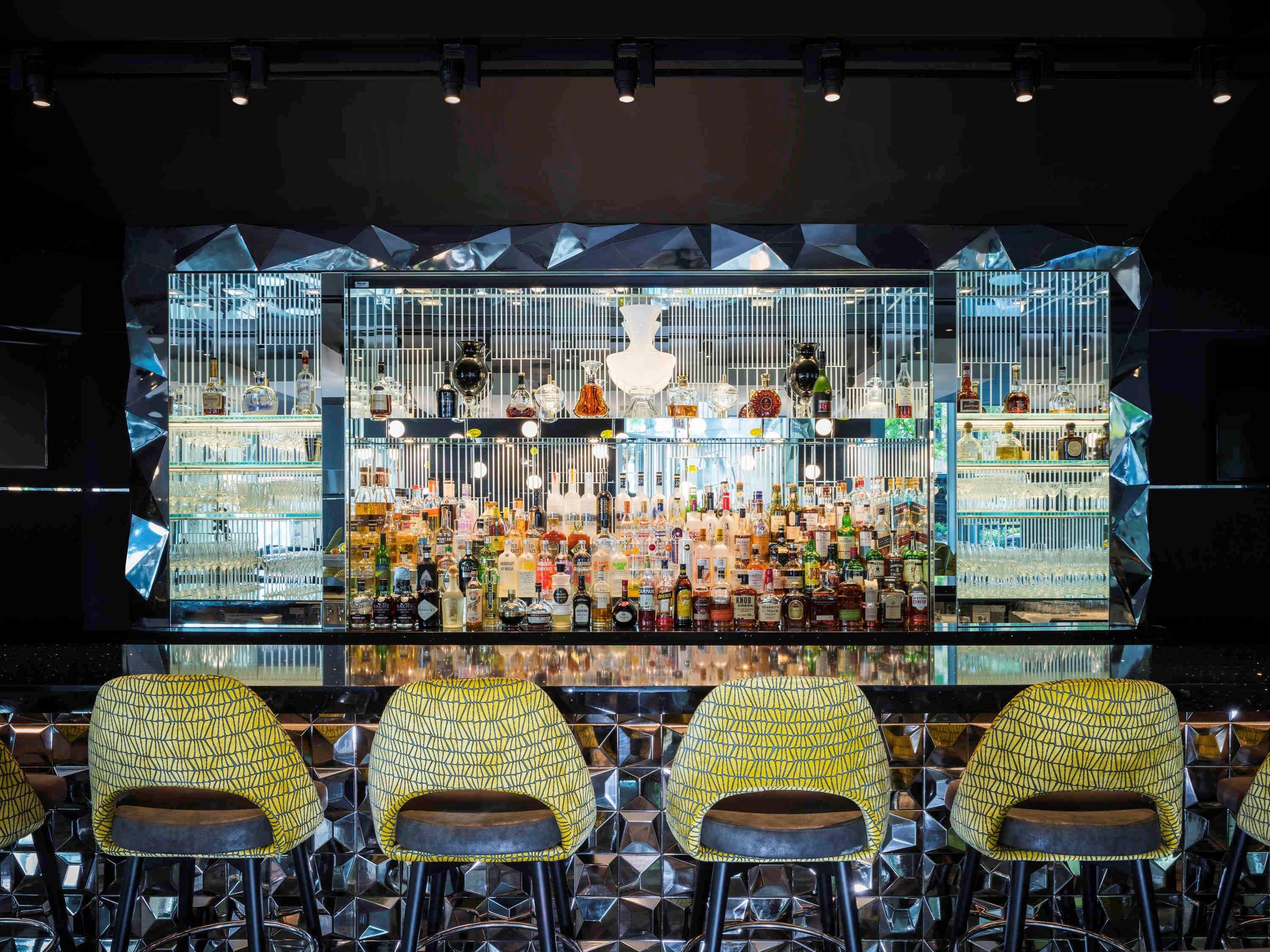 Sofitel Chicago Magnificent Mile Ξενοδοχείο Εξωτερικό φωτογραφία The bar at the 100A restaurant