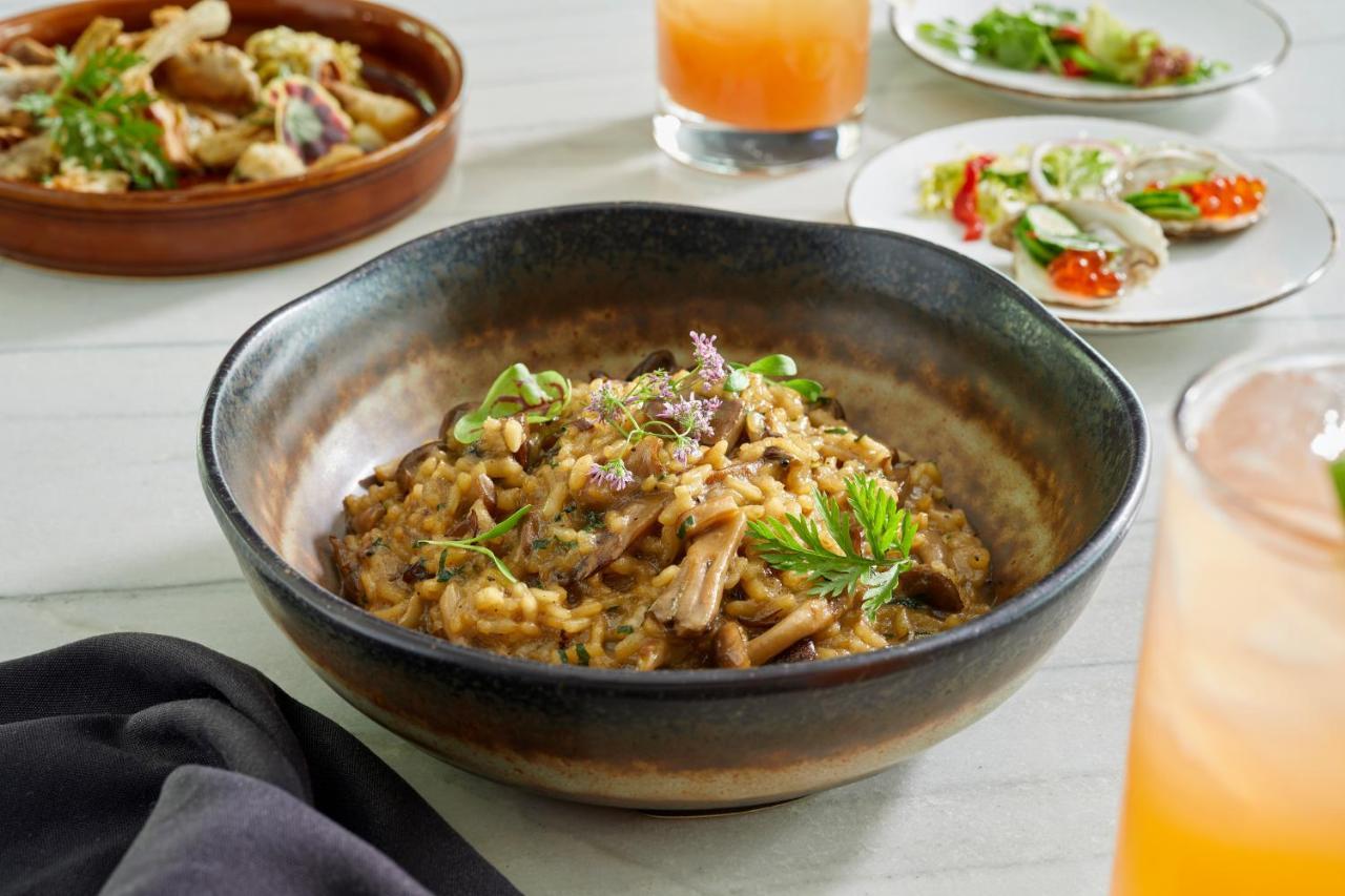 Sofitel Chicago Magnificent Mile Ξενοδοχείο Εξωτερικό φωτογραφία A bowl of oatmeal