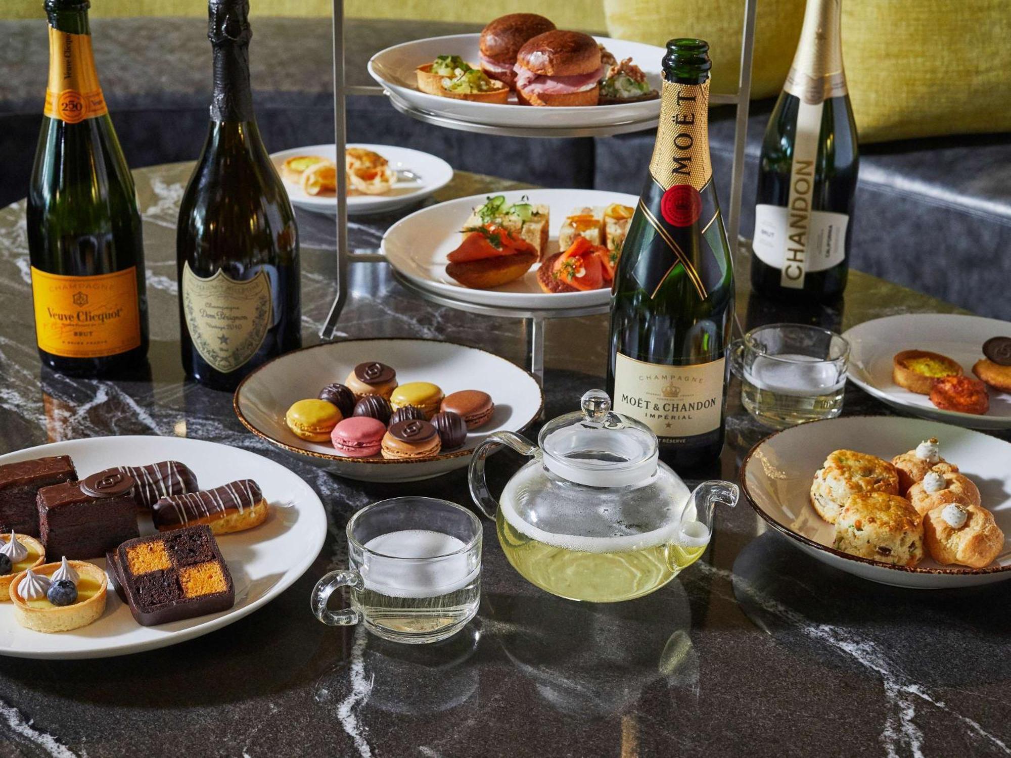 Sofitel Chicago Magnificent Mile Ξενοδοχείο Εξωτερικό φωτογραφία Champagne and French desserts